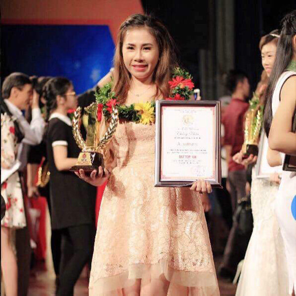 nghi viec cong nhan, me mot con thu nhap khung nho no luc kinh doanh online - 1